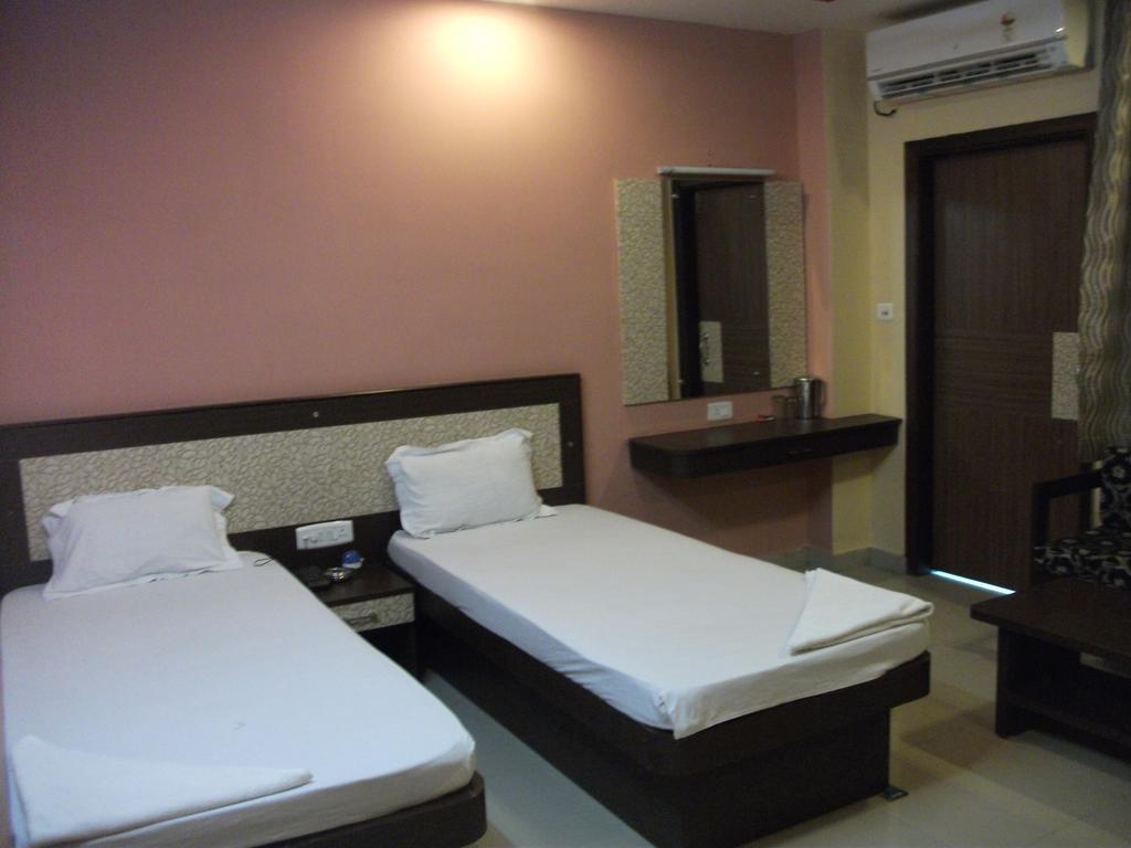 Hotel Parshuram Гувахати Экстерьер фото